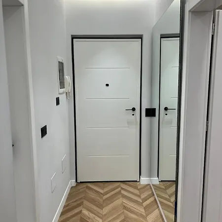 7 Floor Luxury * Tirana