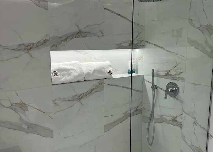 7 Floor Luxury Lägenhet Tirana