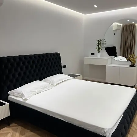 7 Floor Luxury Lejlighed *