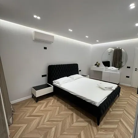 7 Floor Luxury Apartament