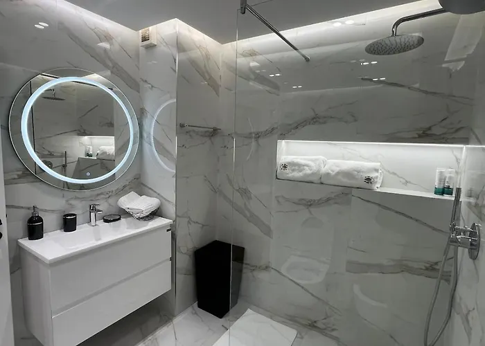 7 Floor Luxury Apartman Tirana